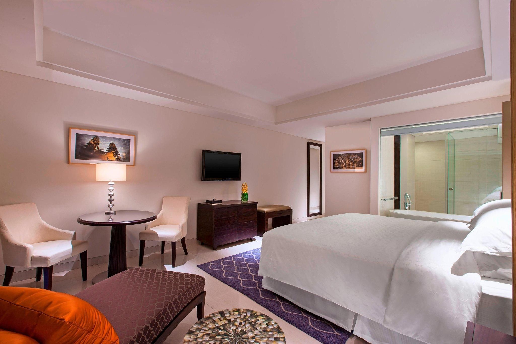 Guest room, 1 King, Balcony
