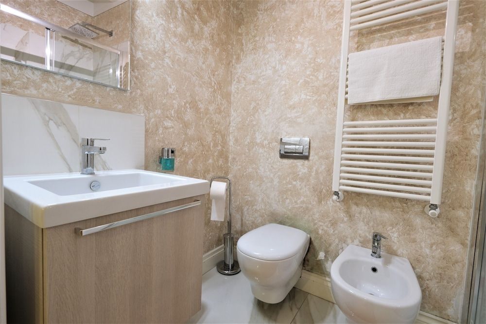 Wine Apartments Florence Barolo Comfort Apartment, 2 Bedrooms 5