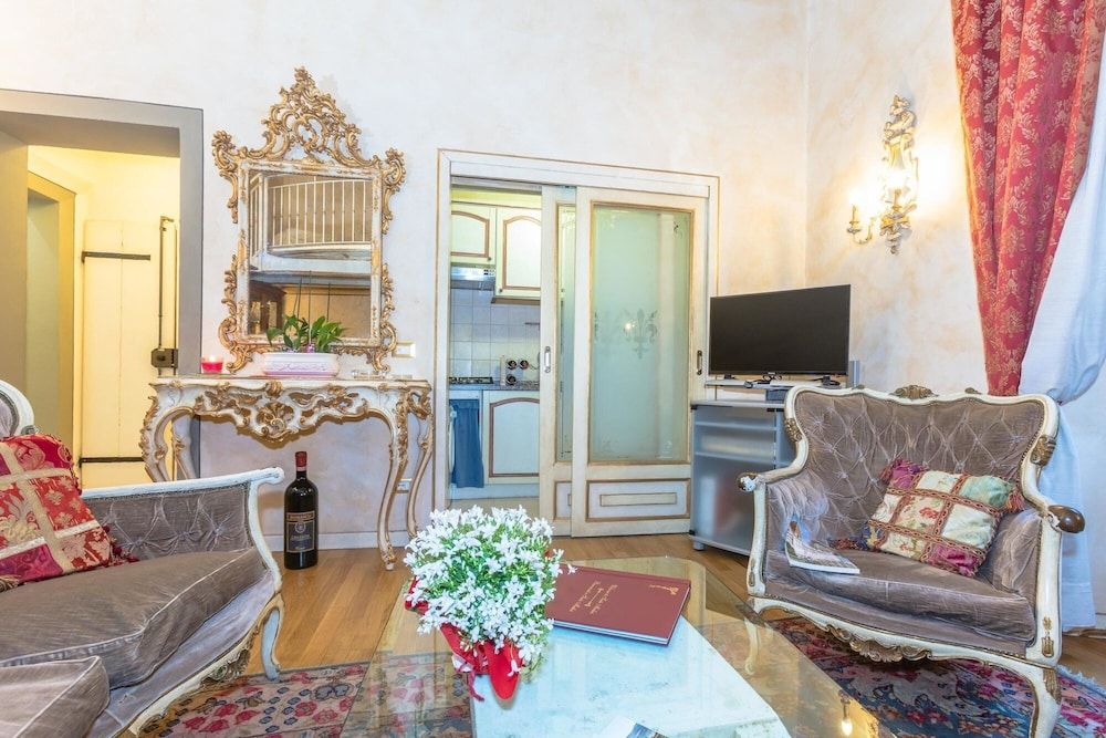 Medici Suite - Medici Suite 8 Person Apartment, Accessible, Smoking 34