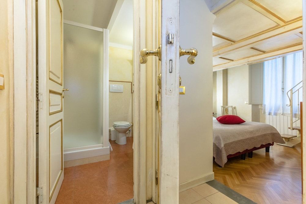Medici Suite - Medici Suite 4 Person Apartment, Accessible, Smoking 25