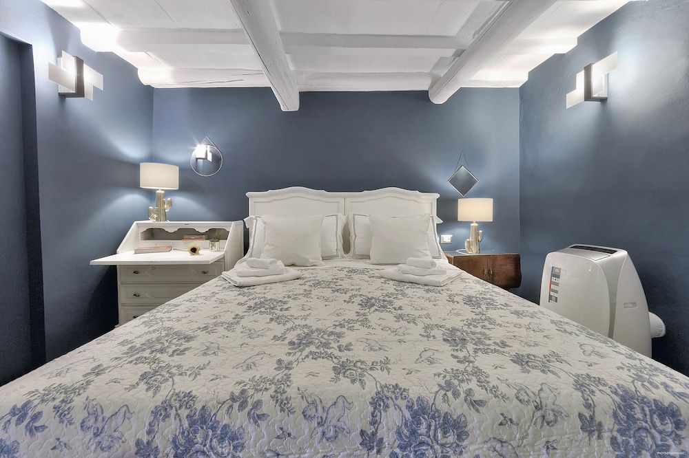 undefined Santo Spirito Romantic by Mmega 2