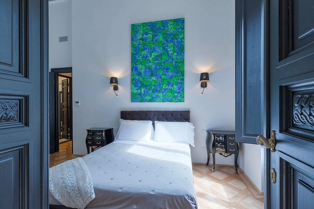 undefined Cavour 83 Prestige House