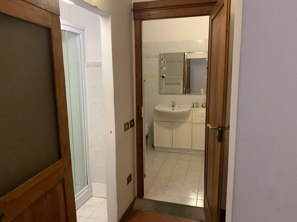 Ruote Second Floor in Firenze Apartment 11