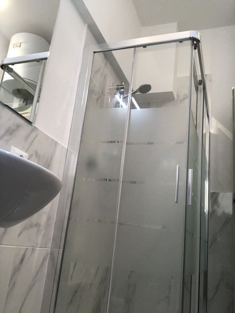 undefined Oro Mono 9