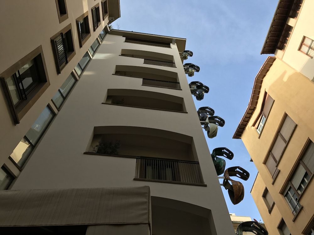 undefined Oro Mono 4