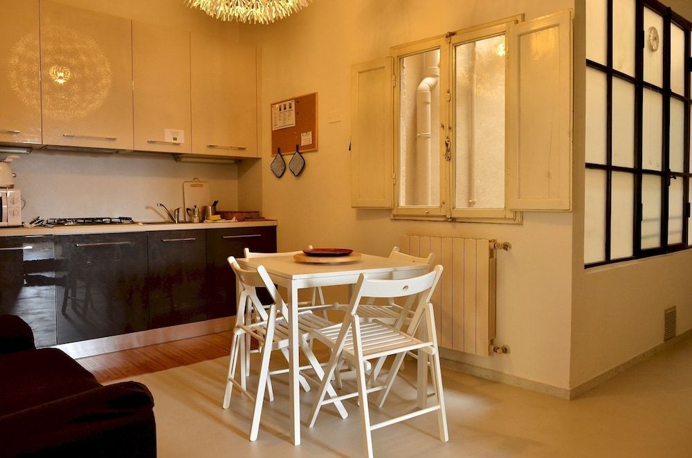 Pitti Three in Firenze Apartment 14