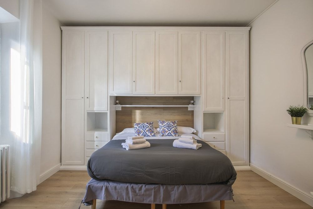 undefined Sanzanobi Suite - Hosted by Sweetstay 6