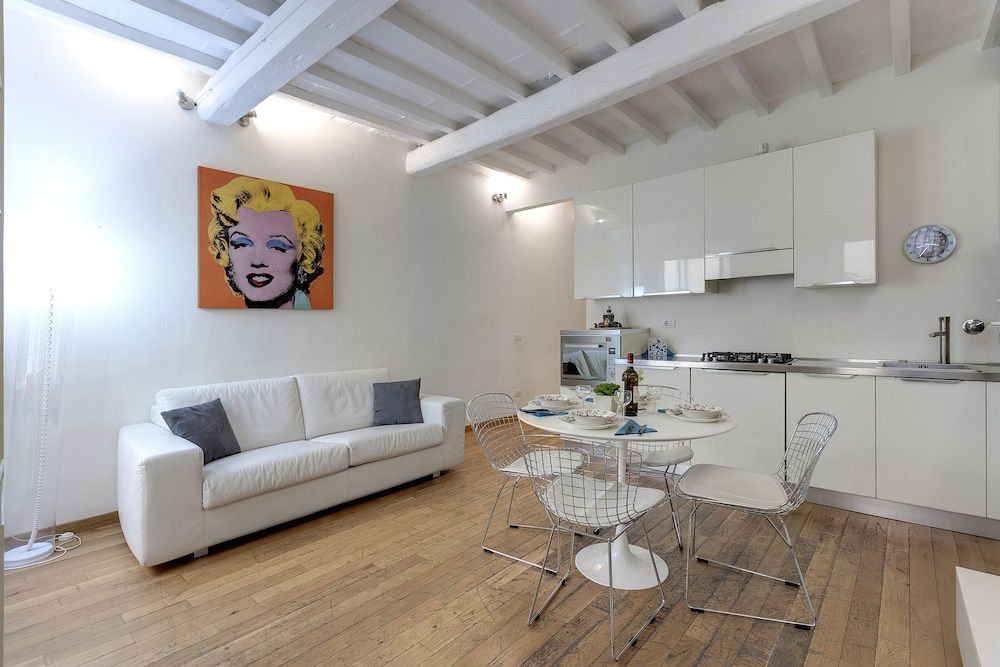 undefined Central Duomo Apartment With Fast Wifi 3