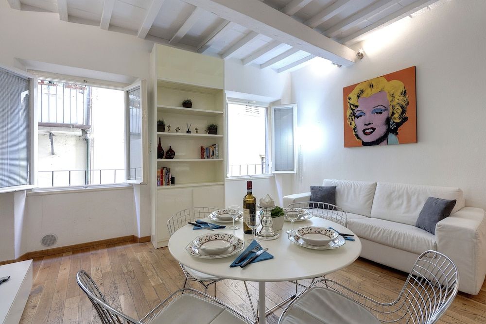 undefined Central Duomo Apartment With Fast Wifi