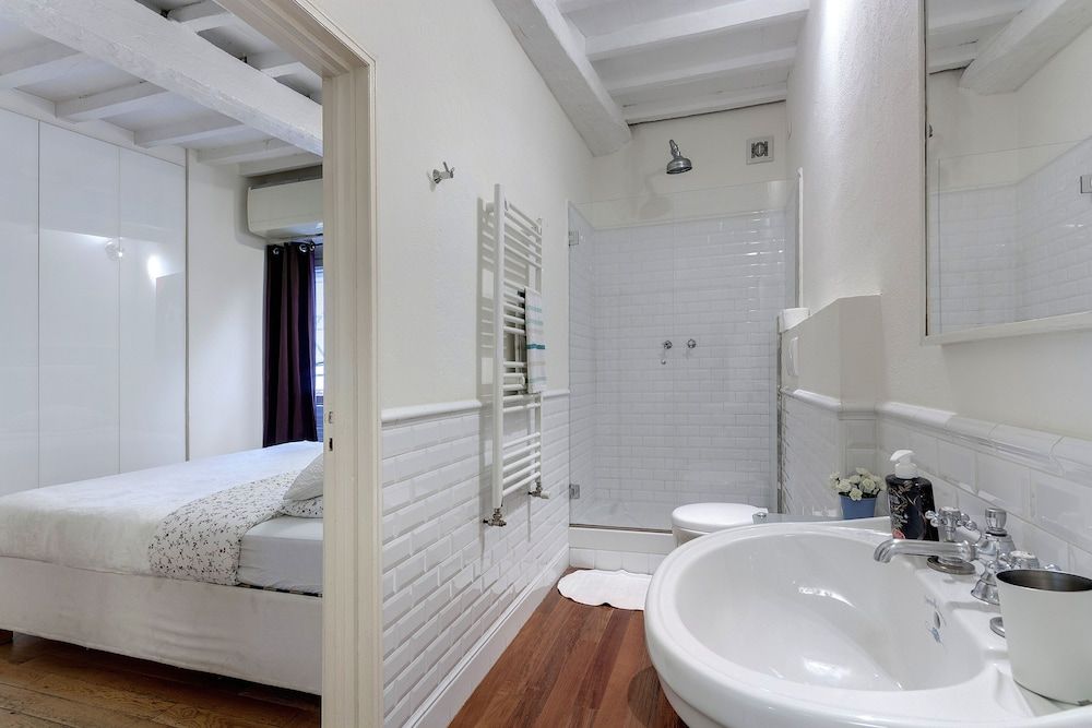 undefined Central Duomo Apartment With Fast Wifi 10