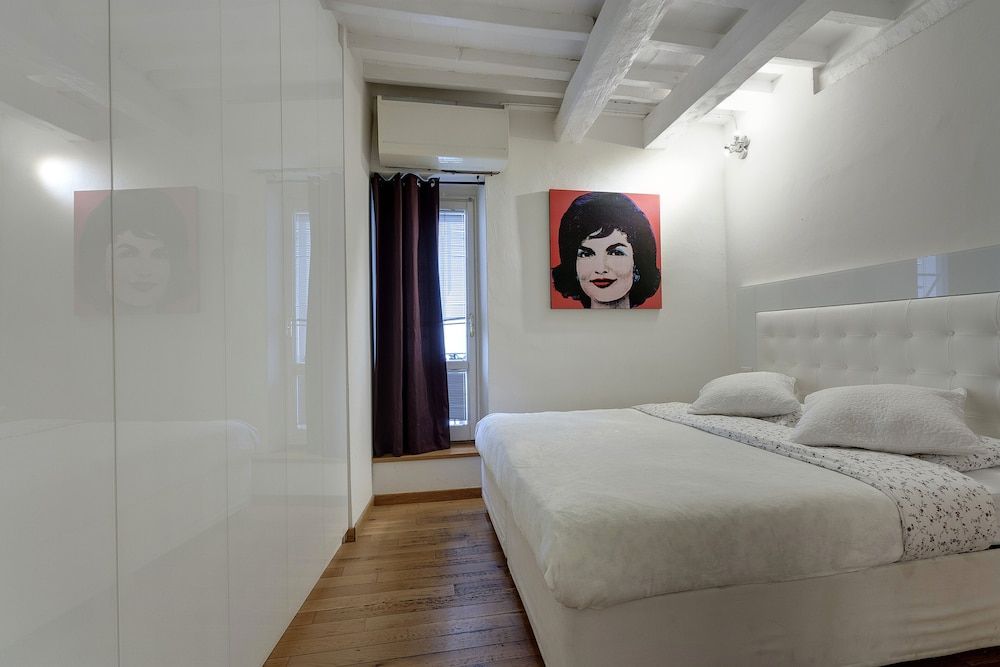 undefined Central Duomo Apartment With Fast Wifi 6