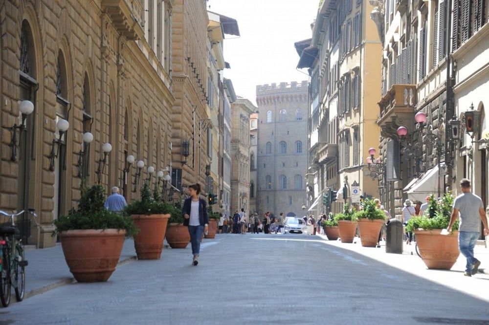 undefined Central Duomo Apartment With Fast Wifi 4