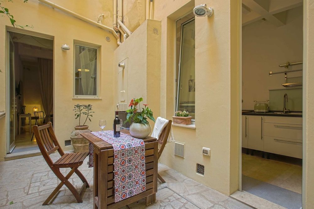 undefined Santospirito Suite - Hosted by Sweetstay 6