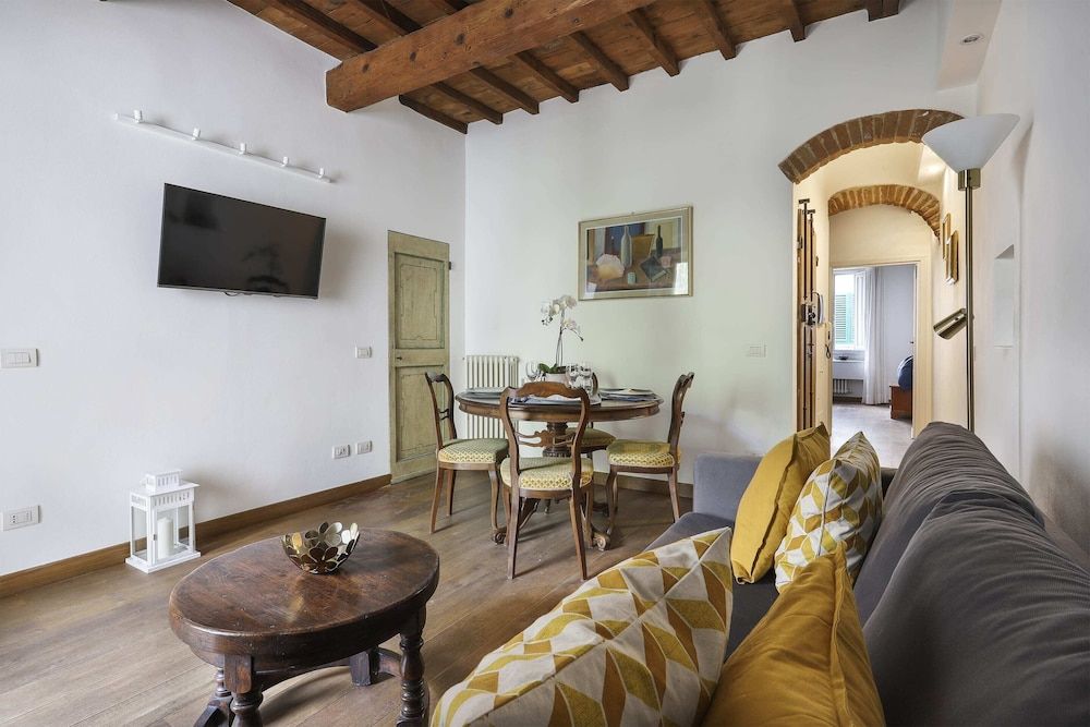 Oltrarno Modern Apartment in Florence - Hosted by Sweetstay Basic Apartment, Multiple Beds 7