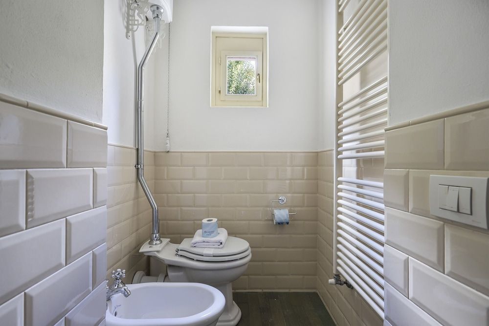 Oltrarno Modern Apartment in Florence - Hosted by Sweetstay Basic Apartment, Multiple Beds 5