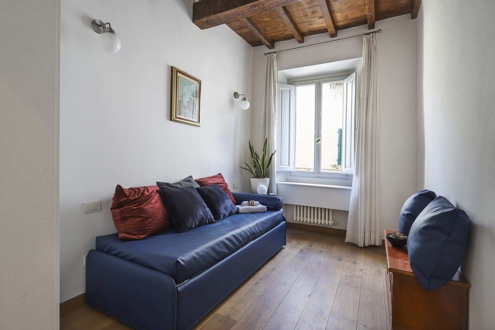 Oltrarno Modern Apartment in Florence - Hosted by Sweetstay Basic Apartment, Multiple Beds 9