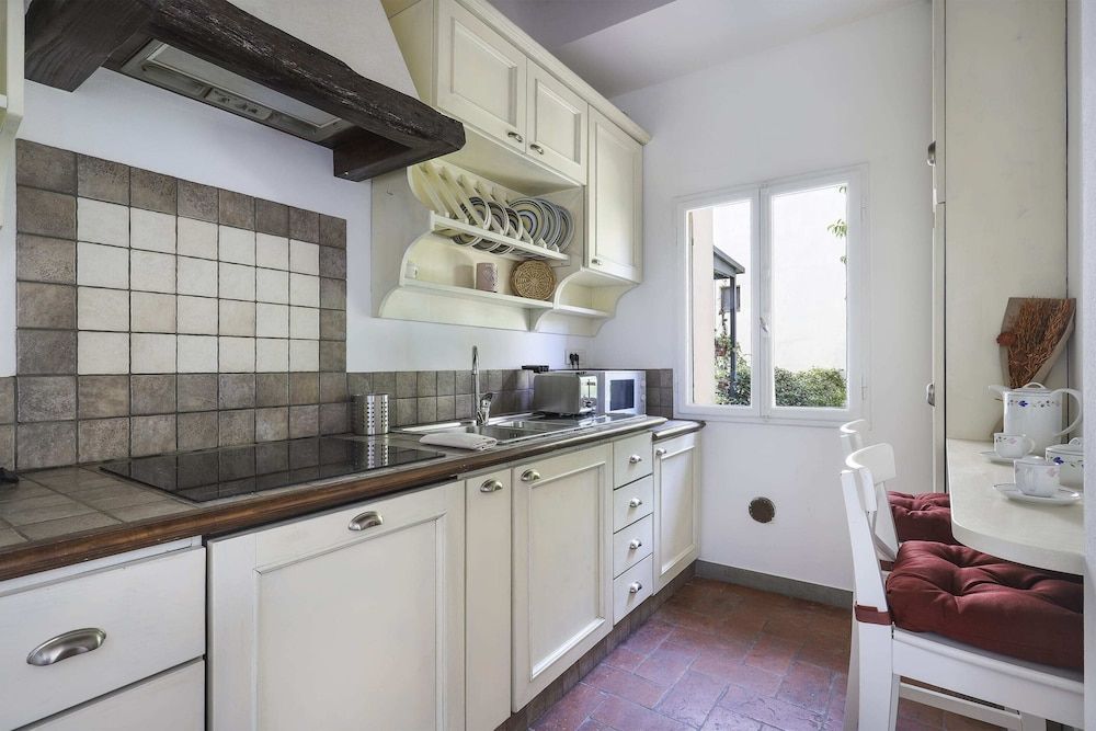 undefined Oltrarno Modern Apartment in Florence - Hosted by Sweetstay 6
