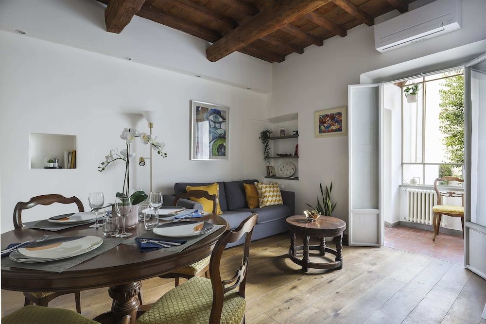 undefined Oltrarno Modern Apartment in Florence - Hosted by Sweetstay 4