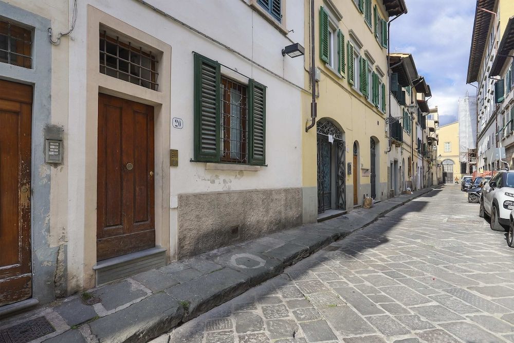 undefined Oltrarno Modern Apartment in Florence - Hosted by Sweetstay 2