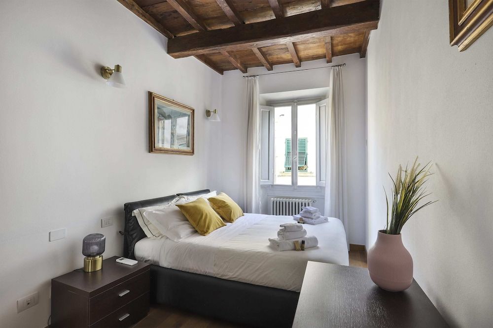 undefined Oltrarno Modern Apartment in Florence - Hosted by Sweetstay 8