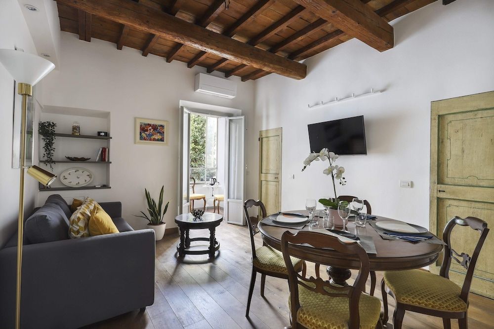 Oltrarno Modern Apartment in Florence - Hosted by Sweetstay Basic Apartment, Multiple Beds 10