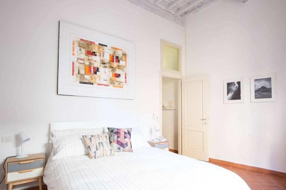 undefined Design Apt Florence-hosted by Sweetstay 3