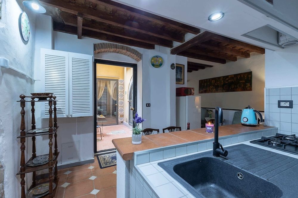 Serragli Court-hosted by Sweetstay Basic Apartment, Multiple Beds 11