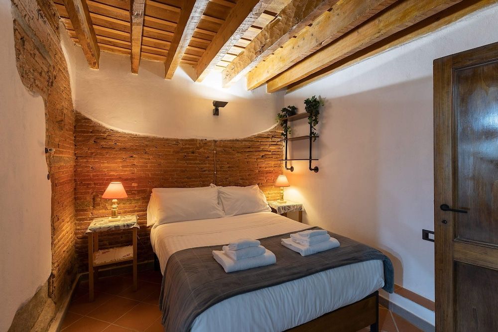 undefined Serragli Court-hosted by Sweetstay 9