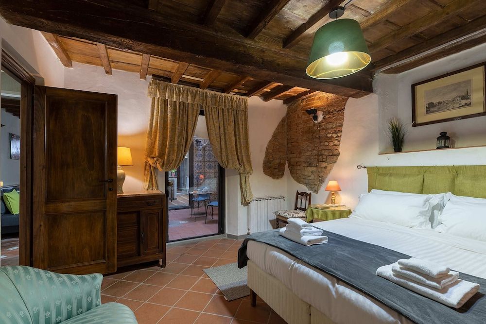 undefined Serragli Court-hosted by Sweetstay 7