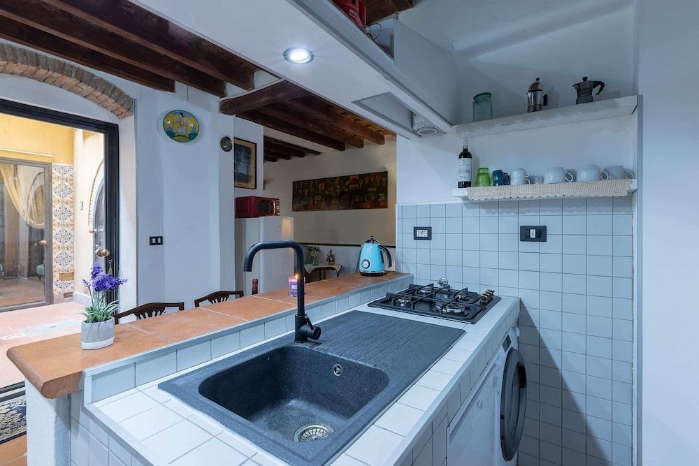 Serragli Court-hosted by Sweetstay Basic Apartment, Multiple Beds 9