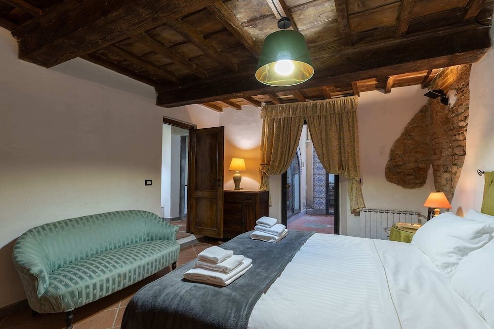 undefined Serragli Court-hosted by Sweetstay 6