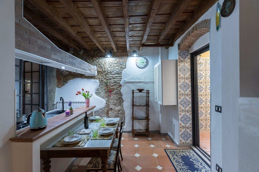 Serragli Court-hosted by Sweetstay Basic Apartment, Multiple Beds 18