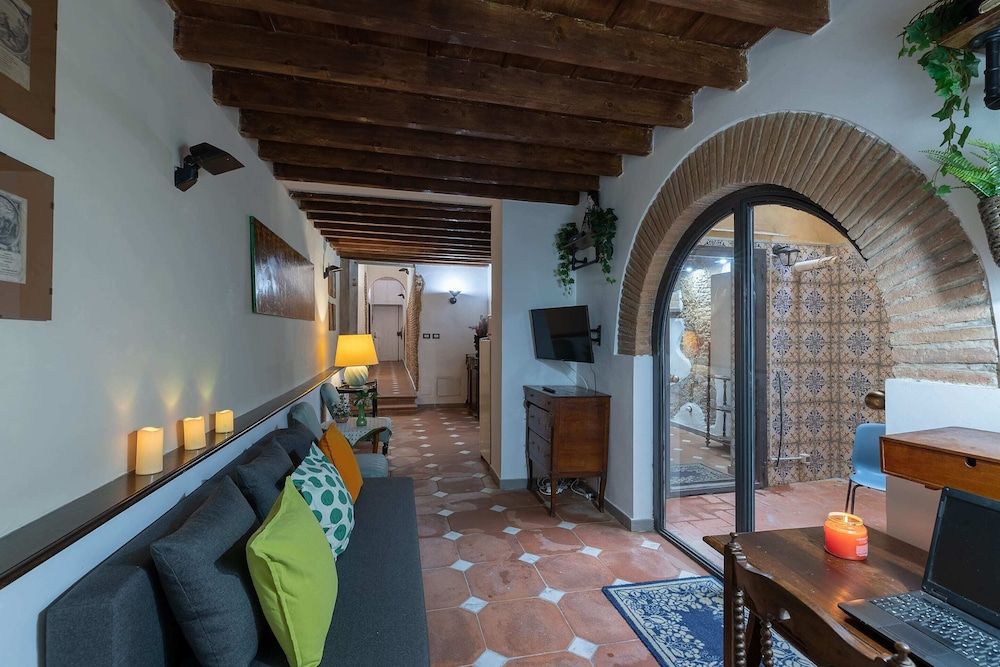 Serragli Court-hosted by Sweetstay Basic Apartment, Multiple Beds 23