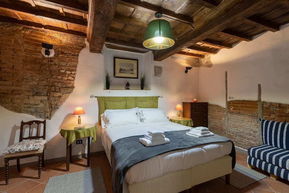 undefined Serragli Court-hosted by Sweetstay 8