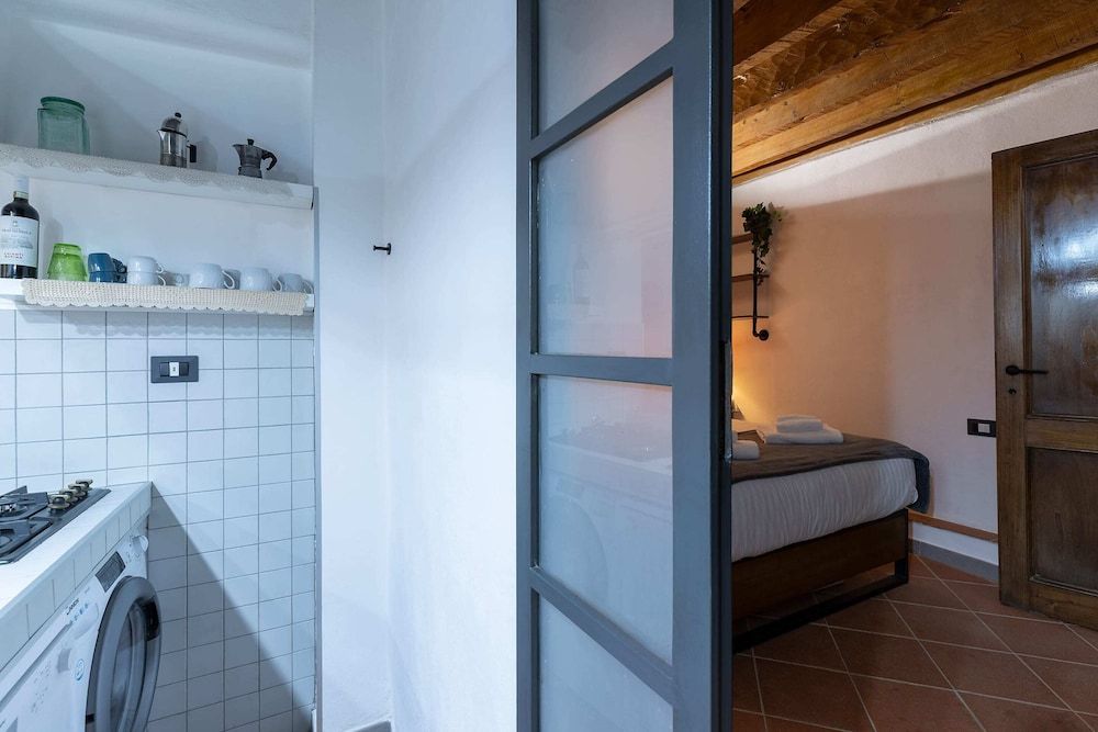 Serragli Court-hosted by Sweetstay Basic Apartment, Multiple Beds 10