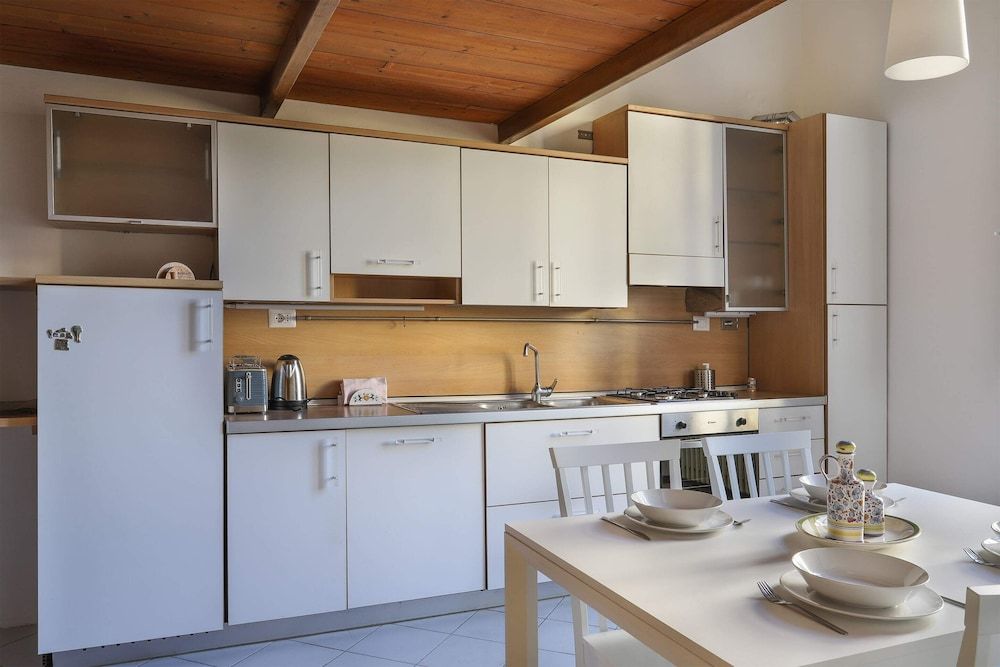 undefined Santa Maria Novella Bright and Modern Apartment - Hosted by Sweetstay 5