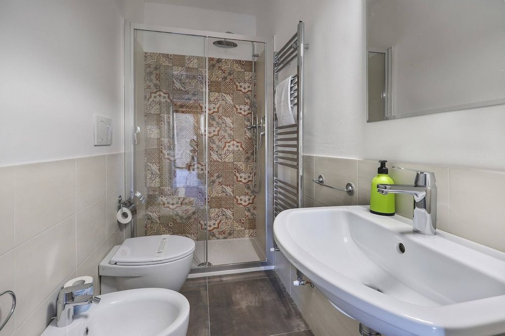 undefined Santa Maria Novella Bright and Modern Apartment - Hosted by Sweetstay 10