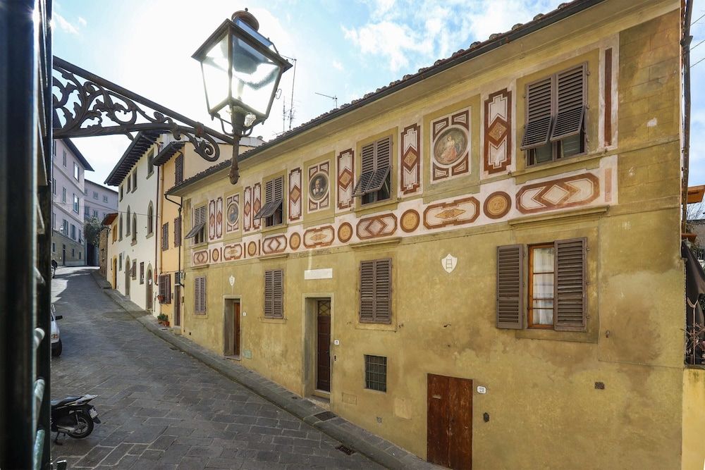 undefined Florence in the Window - Hosted by Sweetstay 3