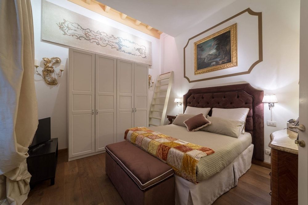 undefined Ognissanti Suites - Hosted by Sweetstay 6