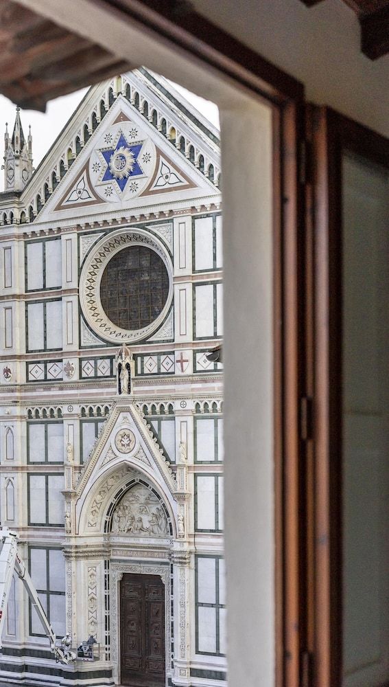 Piazza Santa Croce in Firenze Apartment 18