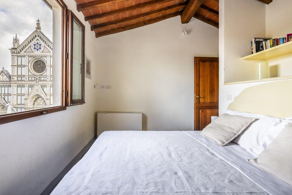 Piazza Santa Croce in Firenze Apartment 11