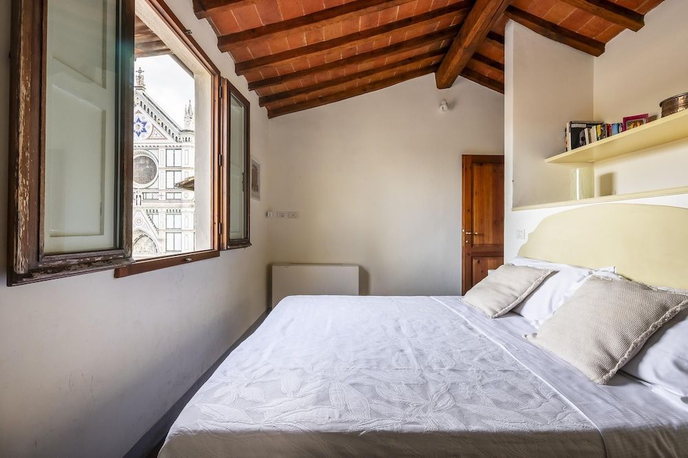 Piazza Santa Croce in Firenze Apartment 13