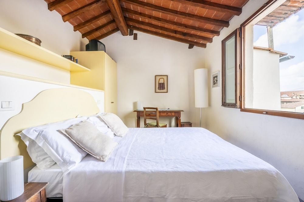 Piazza Santa Croce in Firenze Apartment 4