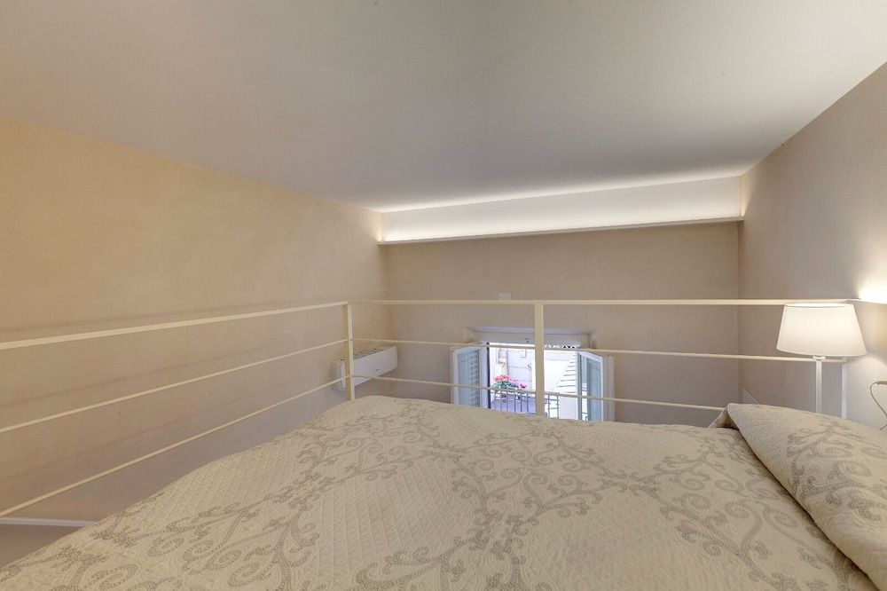 undefined Central Berchet With Terrace and Private Entrance 4