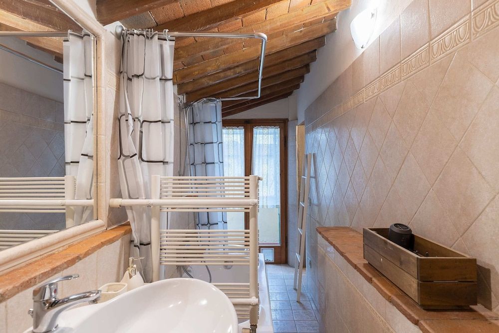 Sanzanobi Nest-hosted by Sweetstay Basic Apartment, Multiple Beds 10