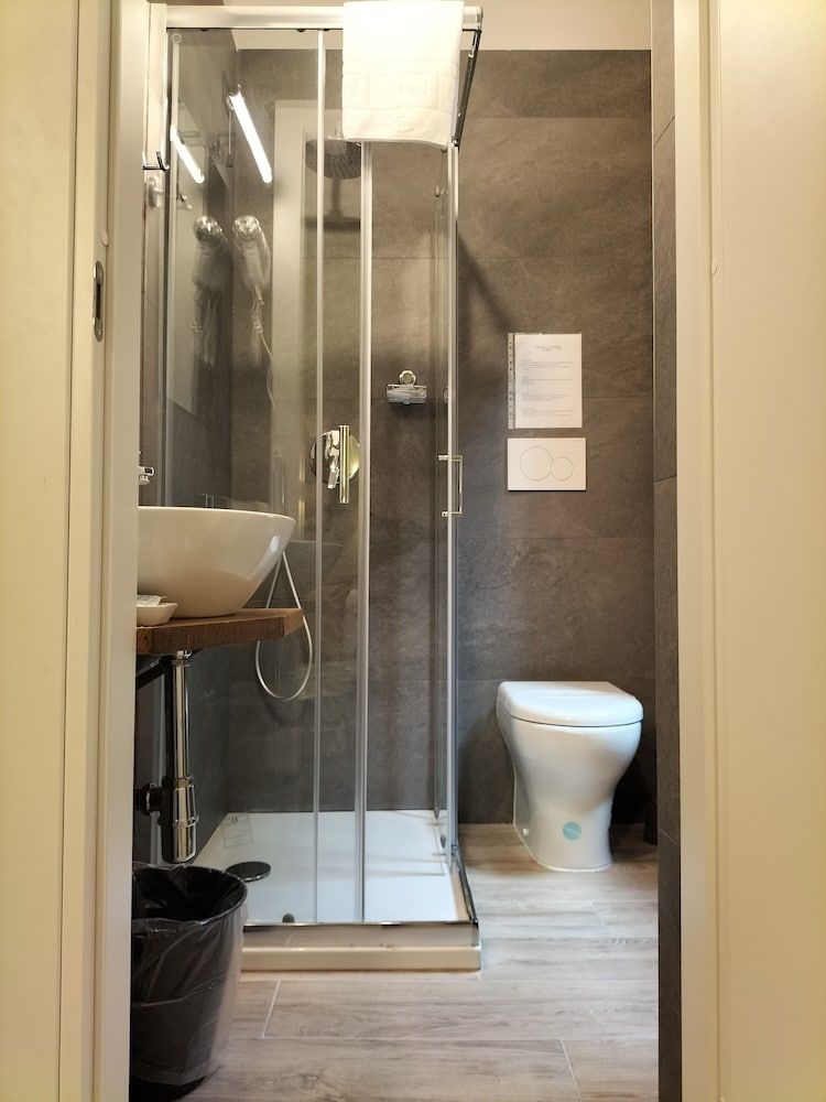 Hotel Camilla Guelfa Standard Room, Private Bathroom 10