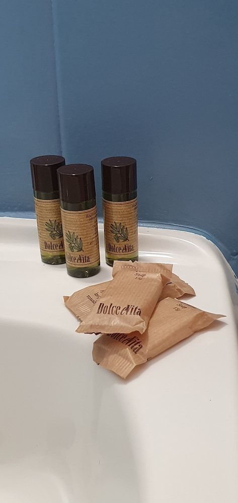 HOTEL GENESI Triple Room 10