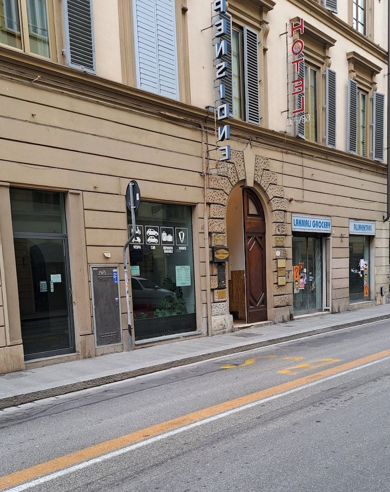 undefined HOTEL GENESI 7