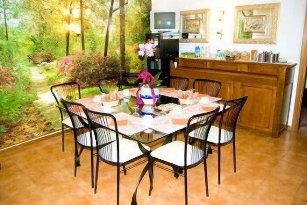 undefined Soggiorno Petrarca 6