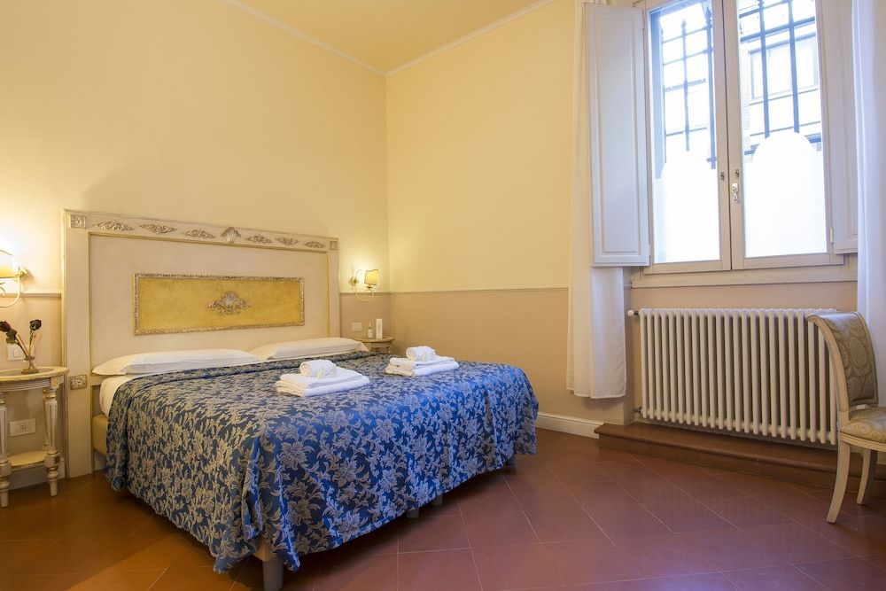 undefined Relais Tiffany 2